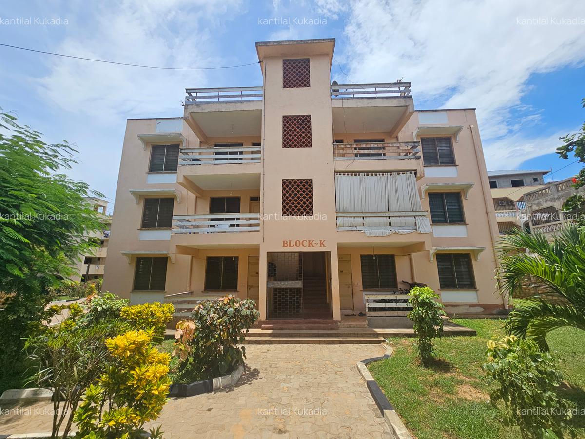 2 Bed Apartment with Swimming Pool at Mntangani - 2