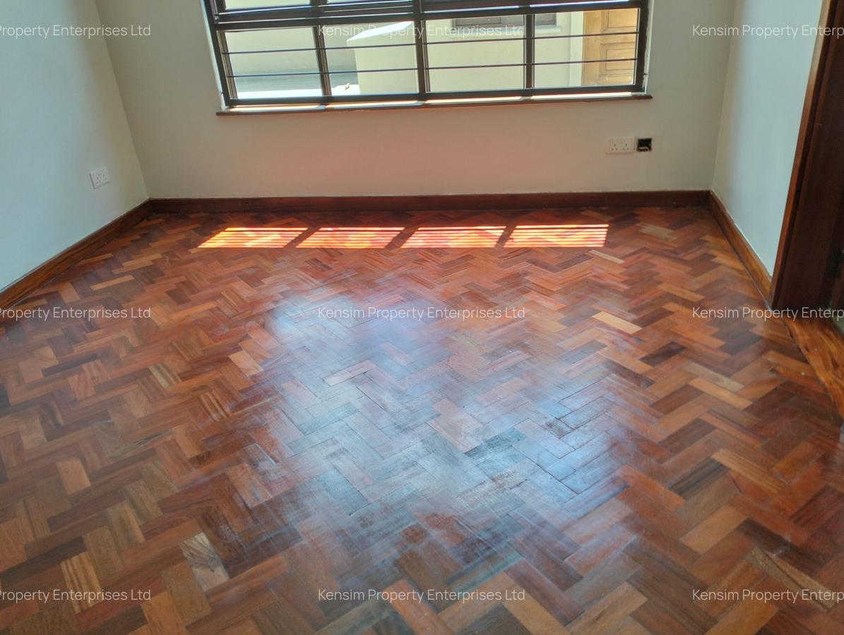 5 Bed Townhouse with En Suite in Lavington - 8