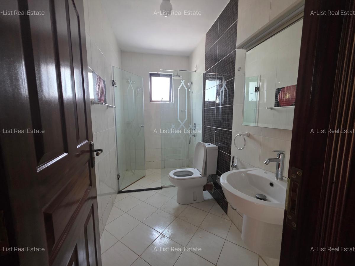 4 Bed Townhouse with En Suite at Grevillea Grove - 9