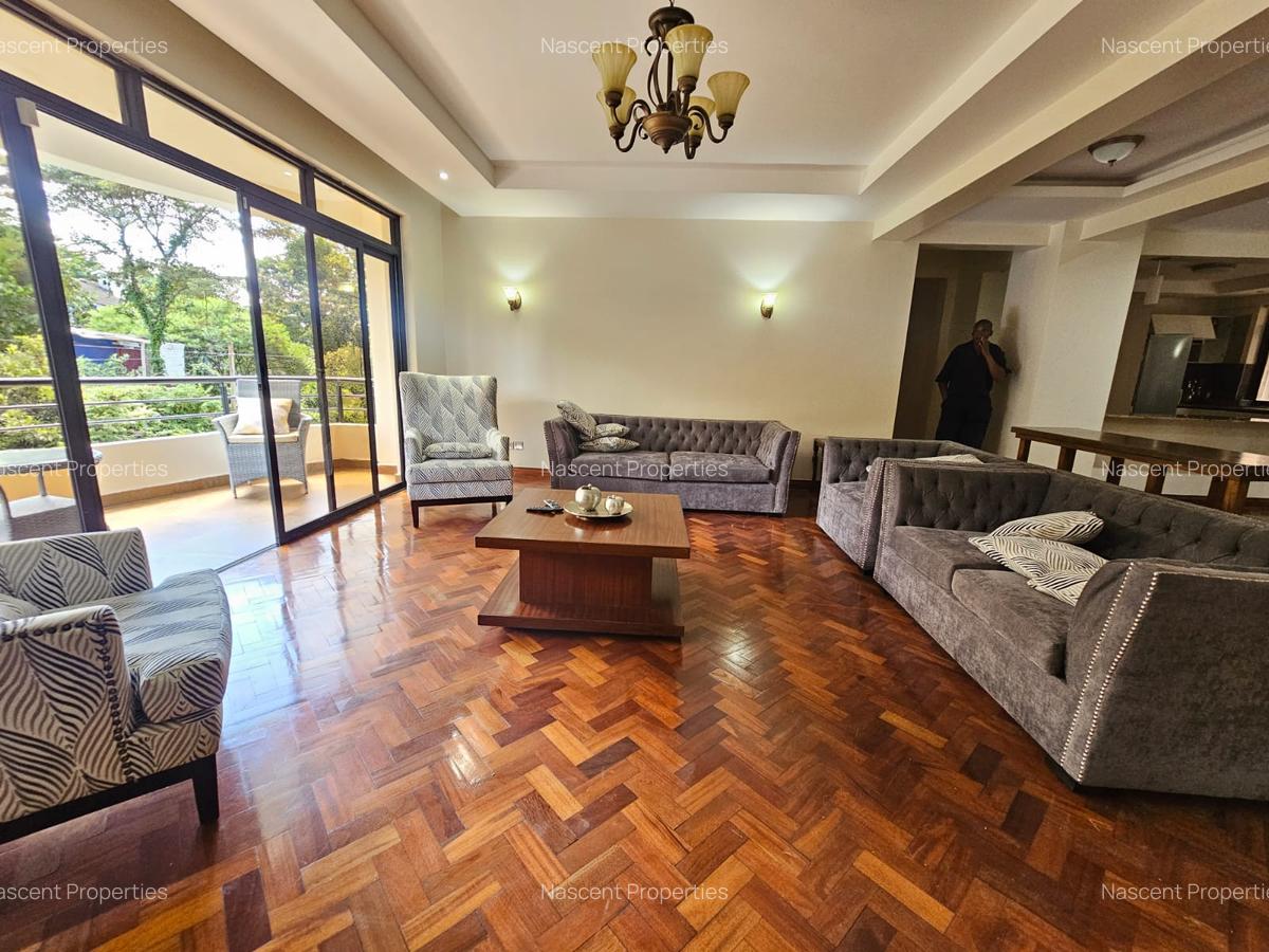 3 Bed Apartment with En Suite in Riverside - 2