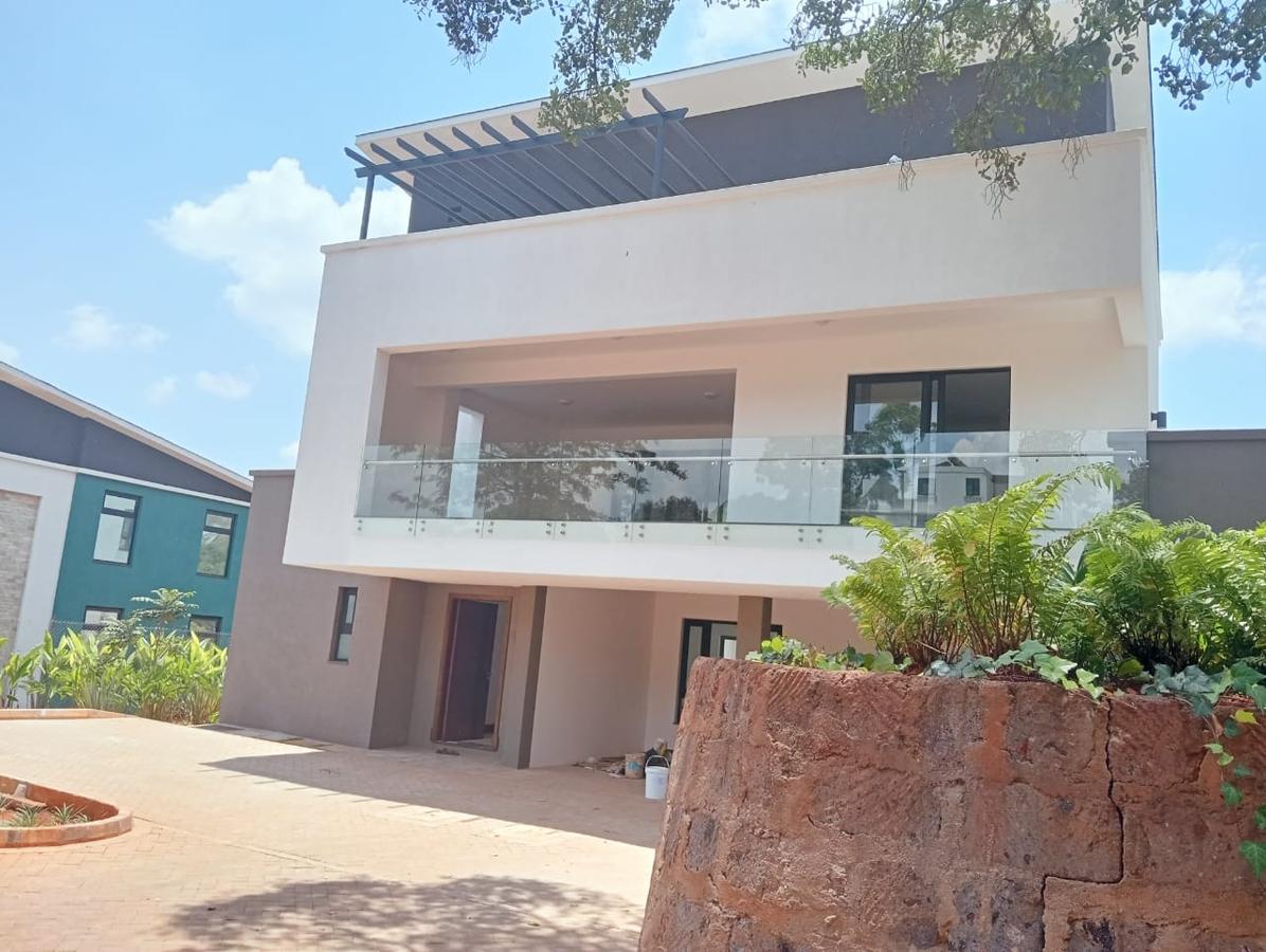 5 Bed House with En Suite in Kitisuru - 3