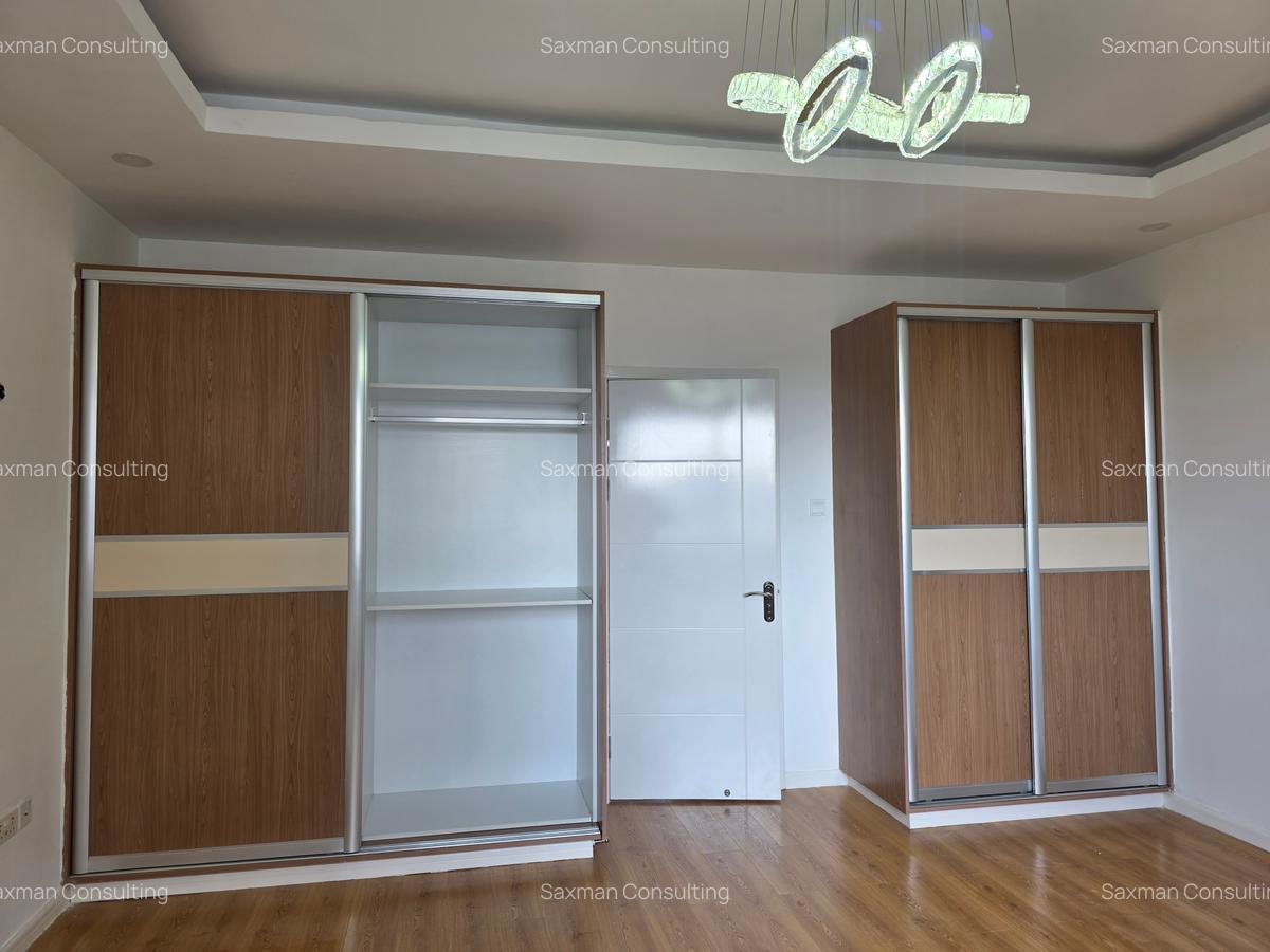 3 Bed Apartment with En Suite in Brookside - 13