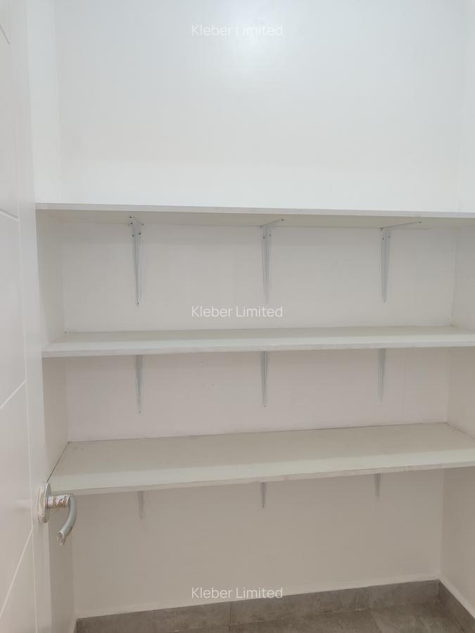 4 Bed Apartment with En Suite in Lavington - 8