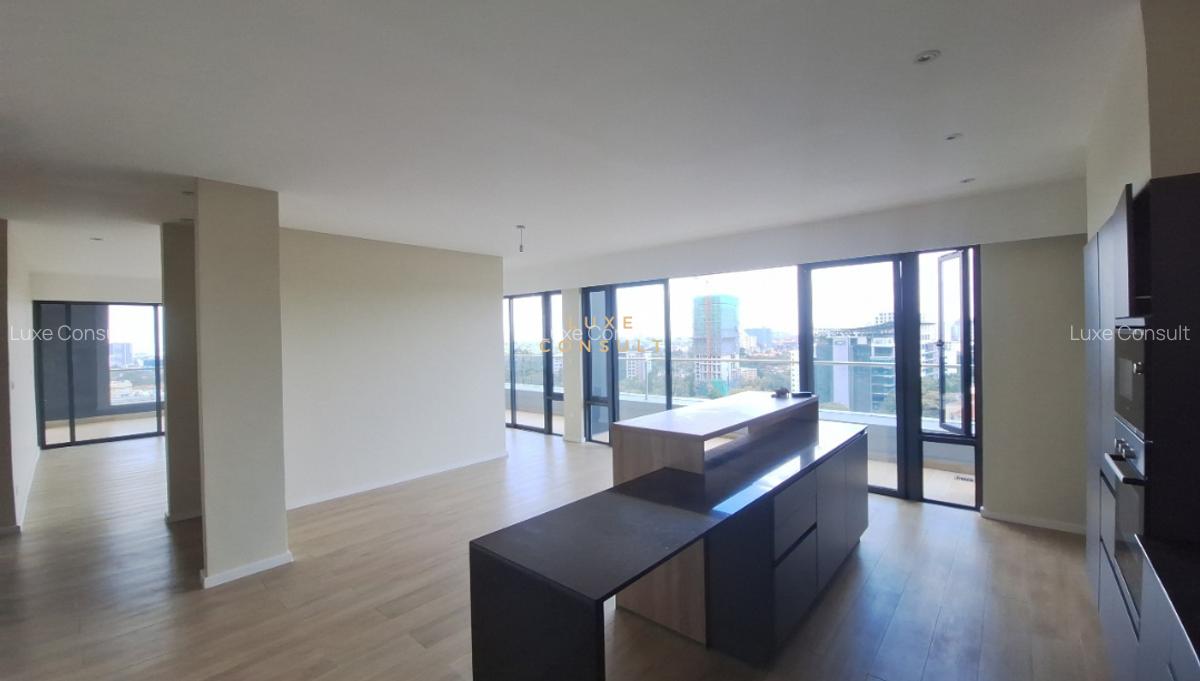 4 Bed Apartment with En Suite in Riverside - 6