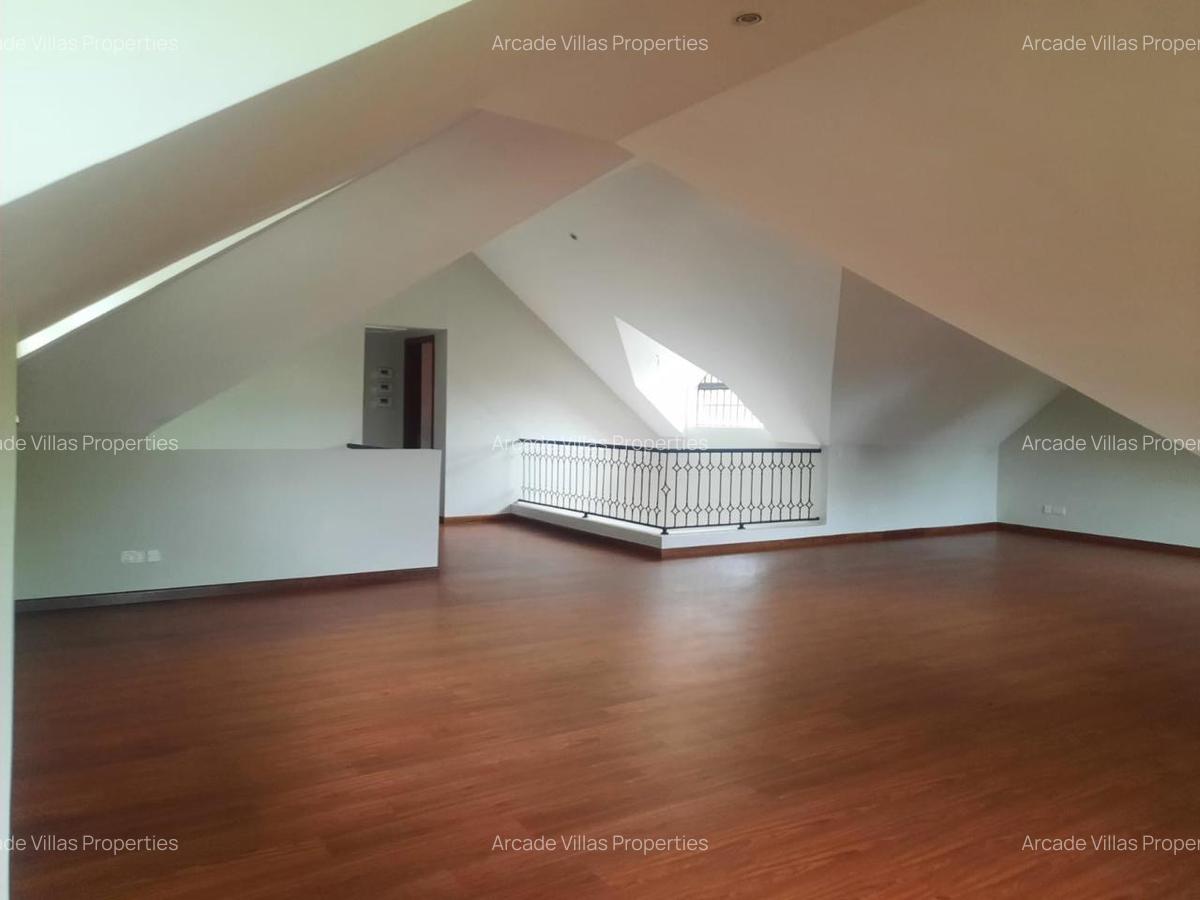 5 Bed Townhouse with En Suite in Lavington - 8