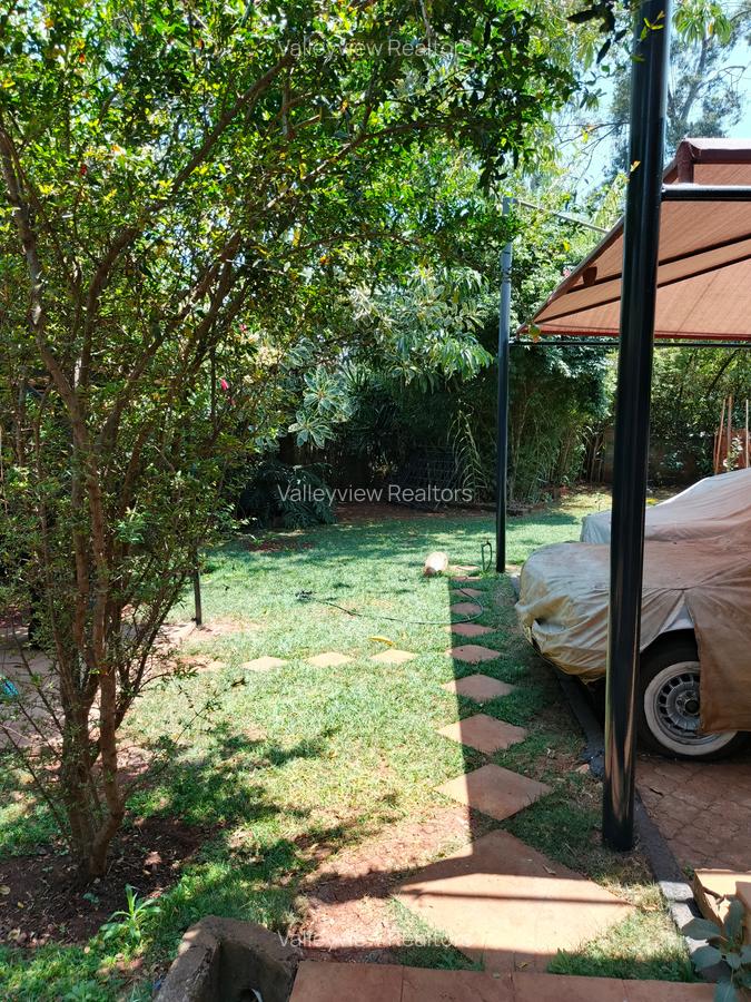 4 Bed Townhouse with En Suite at Lavington - 8