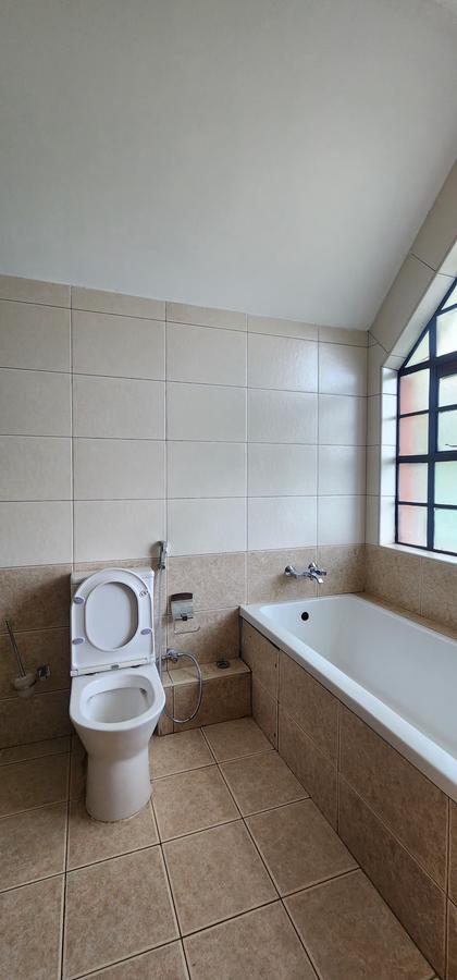 4 Bed Townhouse with En Suite in Lavington - 11