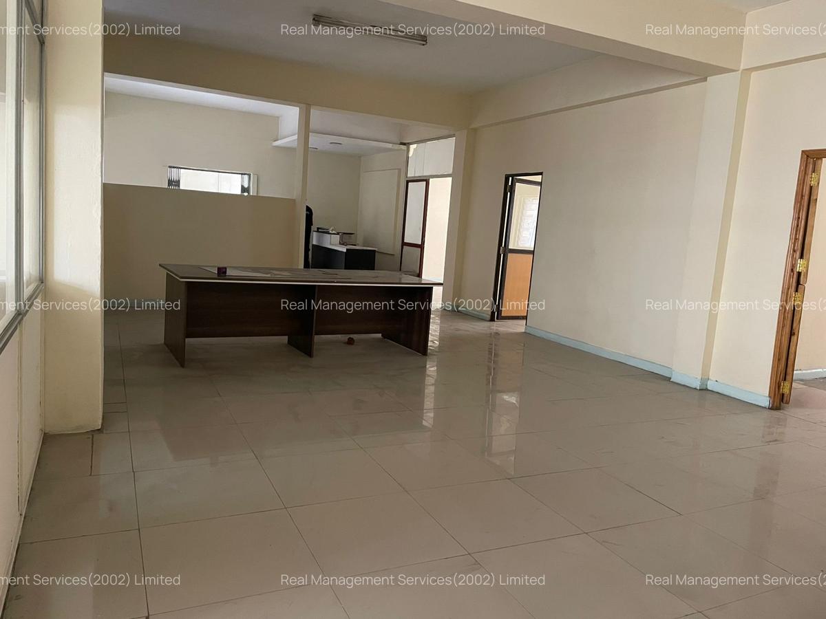 3,500 ft² Commercial Property with Parking at Lusaka Close - 5