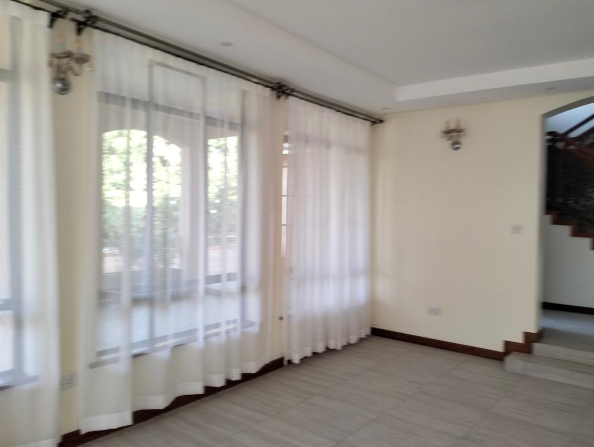 5 Bed Townhouse with En Suite in Runda - 2