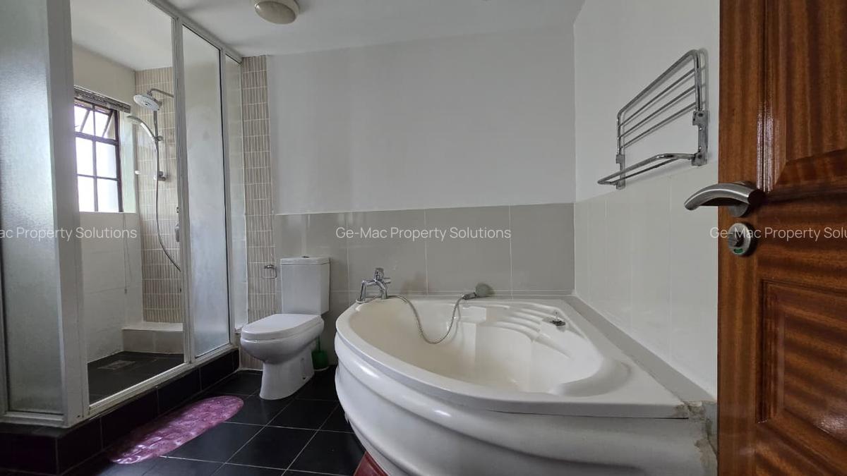 5 Bed House with En Suite in Lavington - 7