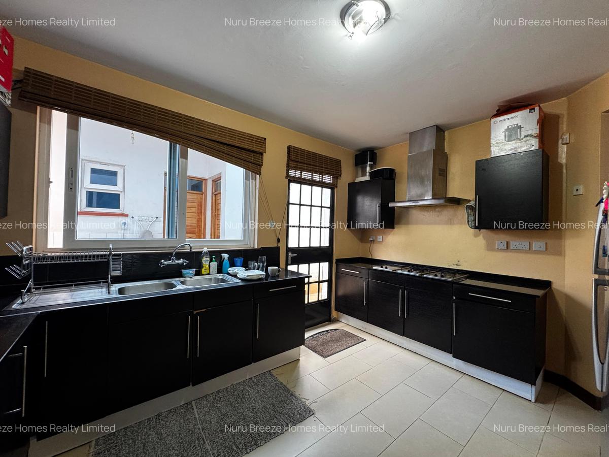 4 Bed Townhouse with En Suite in Lavington - 15