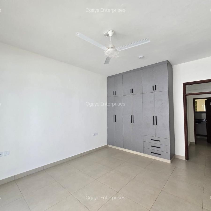 2 Bed Apartment with En Suite at Baobab - 6