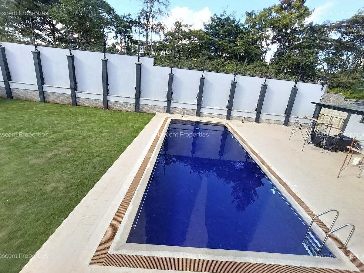 5 Bed House with En Suite in Nyari - 2