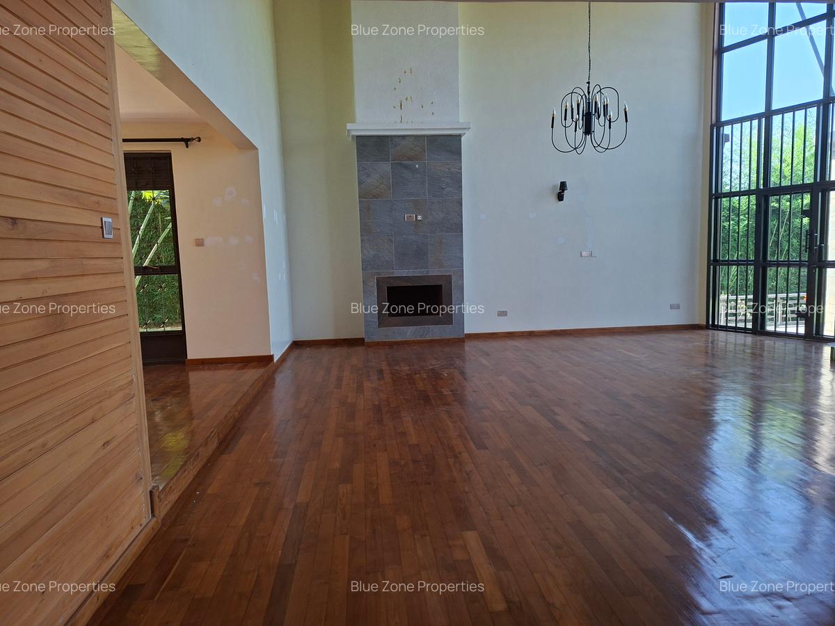 5 Bed Townhouse with En Suite at Off Panafric Insurance Avenue - 4