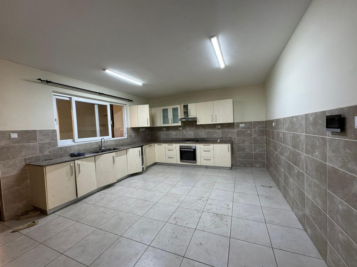 3 Bed Apartment with En Suite in Rhapta Road - 3