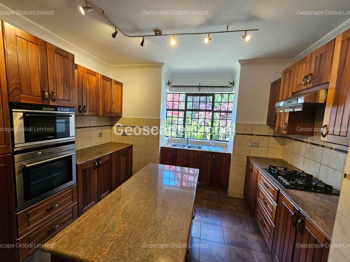 4 Bed Townhouse with En Suite in Spring Valley - 5