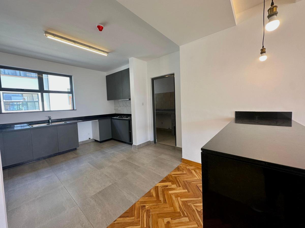 4 Bed Apartment with En Suite at Rosslyn - 12