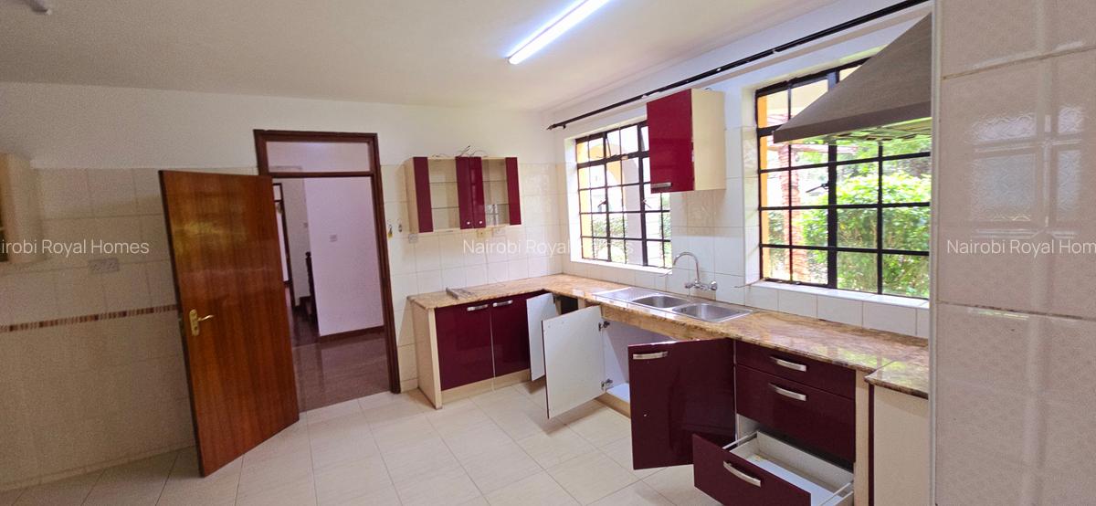 4 Bed Townhouse with En Suite at Lavington Green - 13