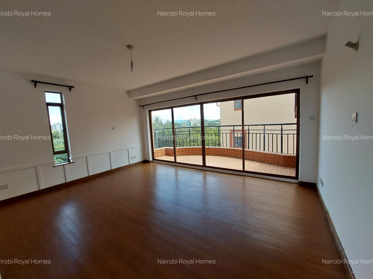 5 Bed Townhouse with En Suite at Lavington Lane - 16