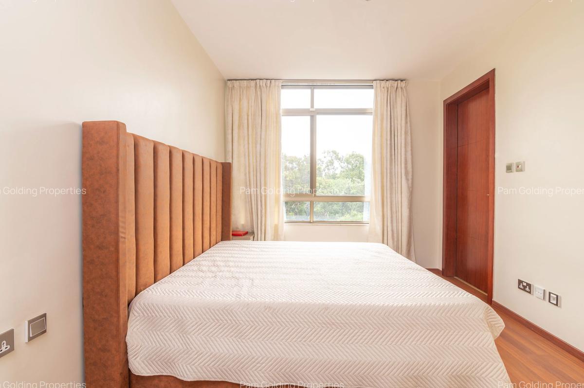 3 Bed Apartment with En Suite at 6Th Parklands Avenue - 16