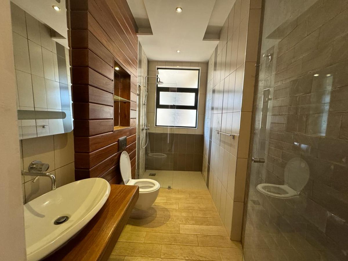 4 Bed Apartment with En Suite in General Mathenge - 14