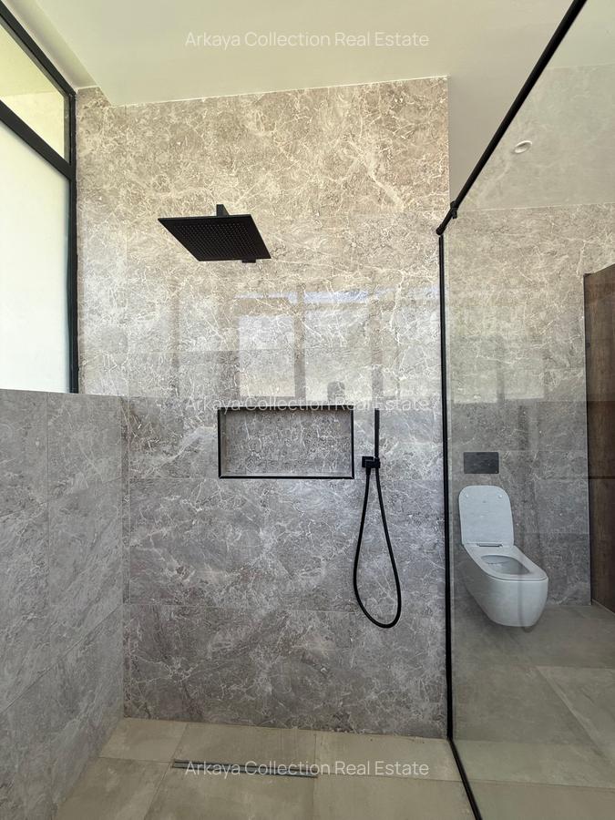 5 Bed House with En Suite in Nyari - 11
