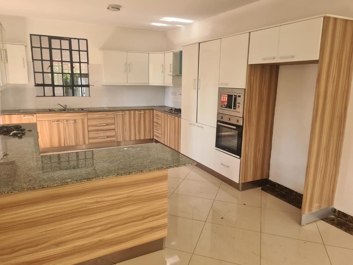 4 Bed Townhouse with En Suite at Kirawa Road - 12