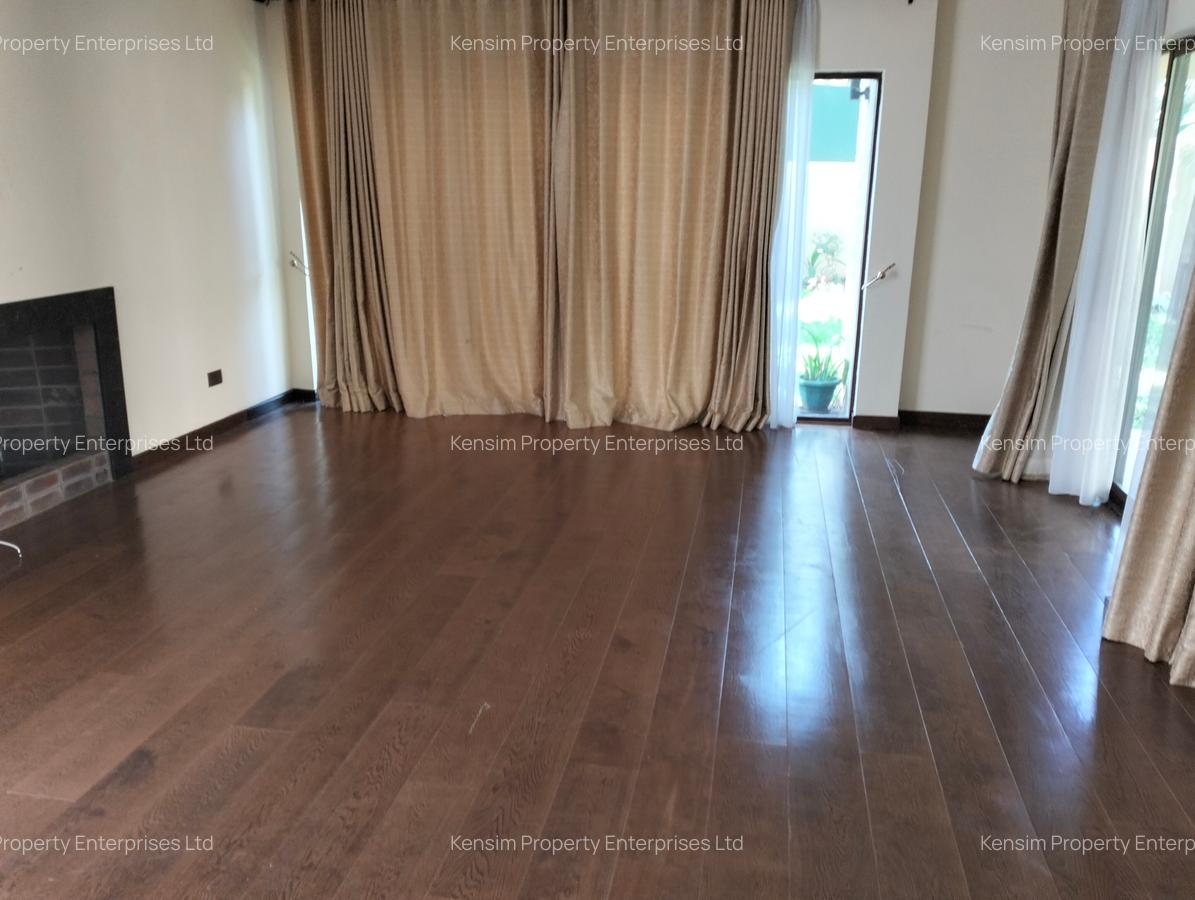 5 Bed Townhouse with En Suite in Lavington - 19