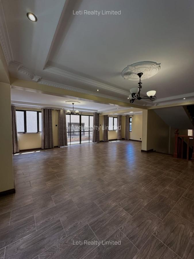 5 Bed Villa with En Suite in Lavington - 2