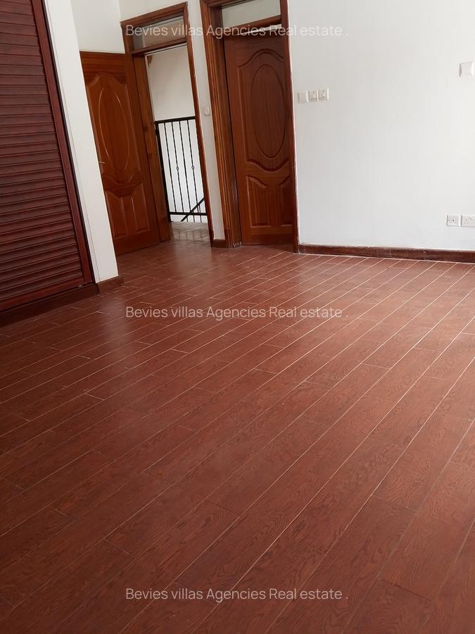 5 Bed Townhouse with En Suite at Parklands - 4