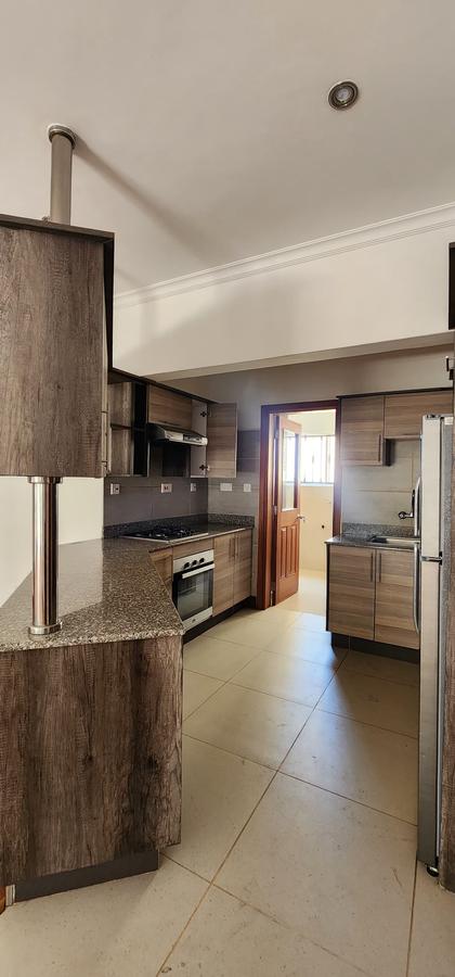 2 Bed Apartment with En Suite in Kilimani - 3