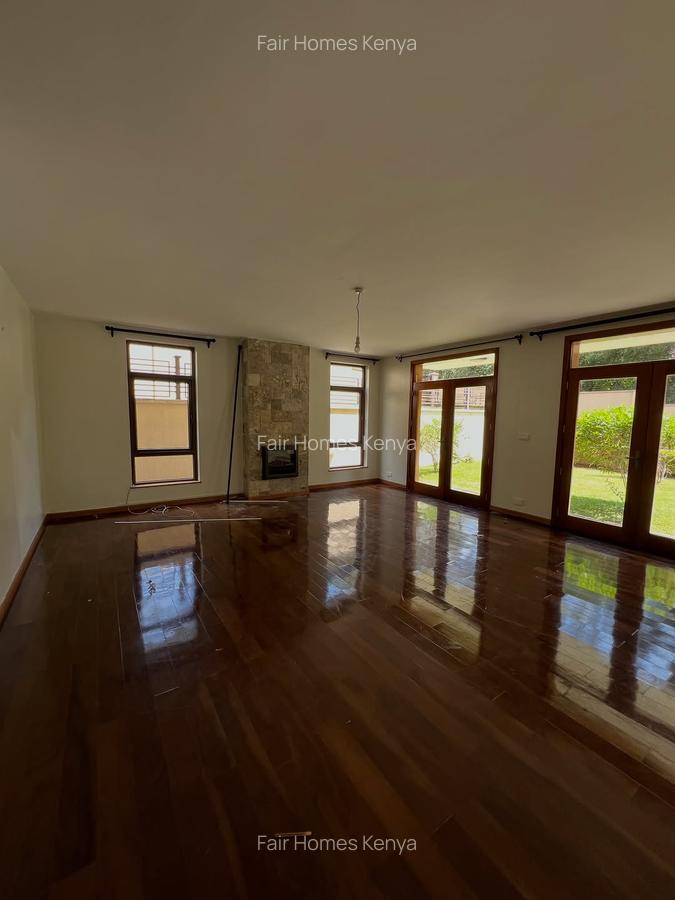 5 Bed Townhouse with En Suite at Lavington Green - 3