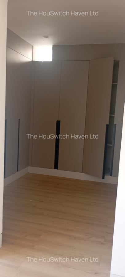 5 Bed Villa with En Suite in Westlands Area - 11