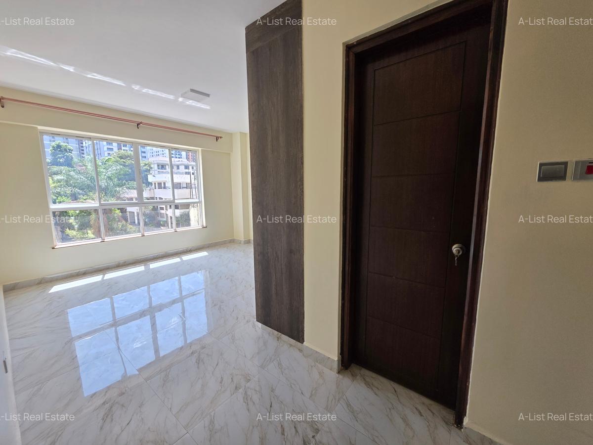 4 Bed Apartment with En Suite at 4Th Parklands - 9