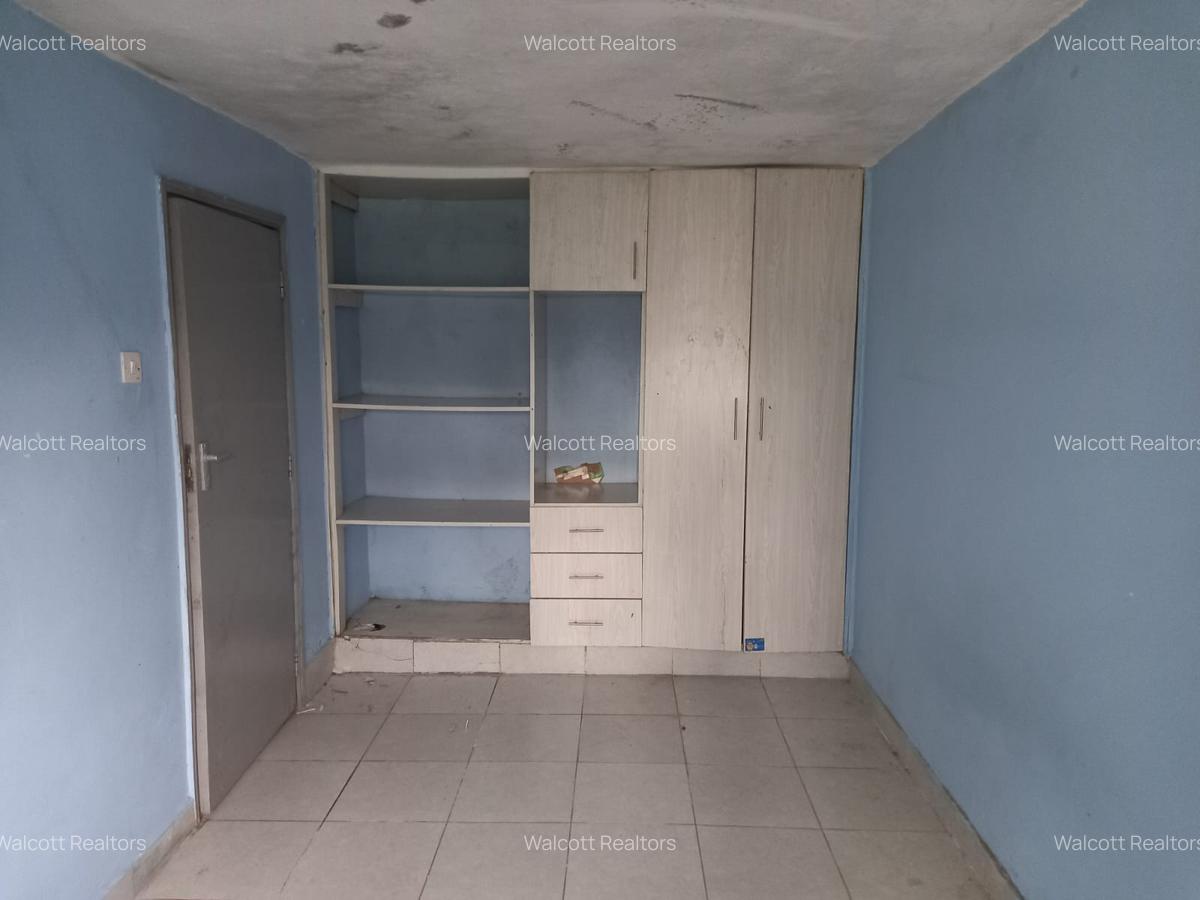 1 Bed Apartment with En Suite in Kasarani - 5