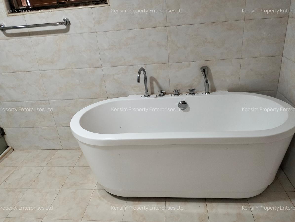 5 Bed Townhouse with En Suite in Lavington - 11