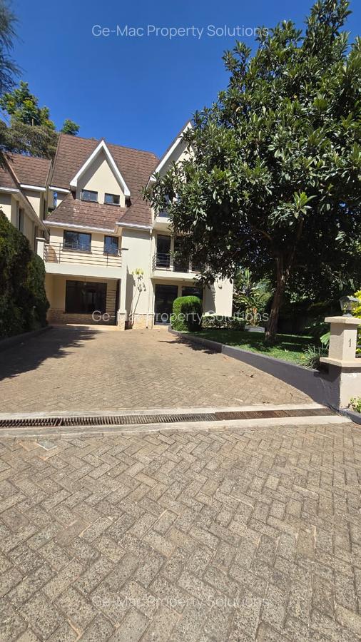5 Bed Townhouse with En Suite in Lavington - 1