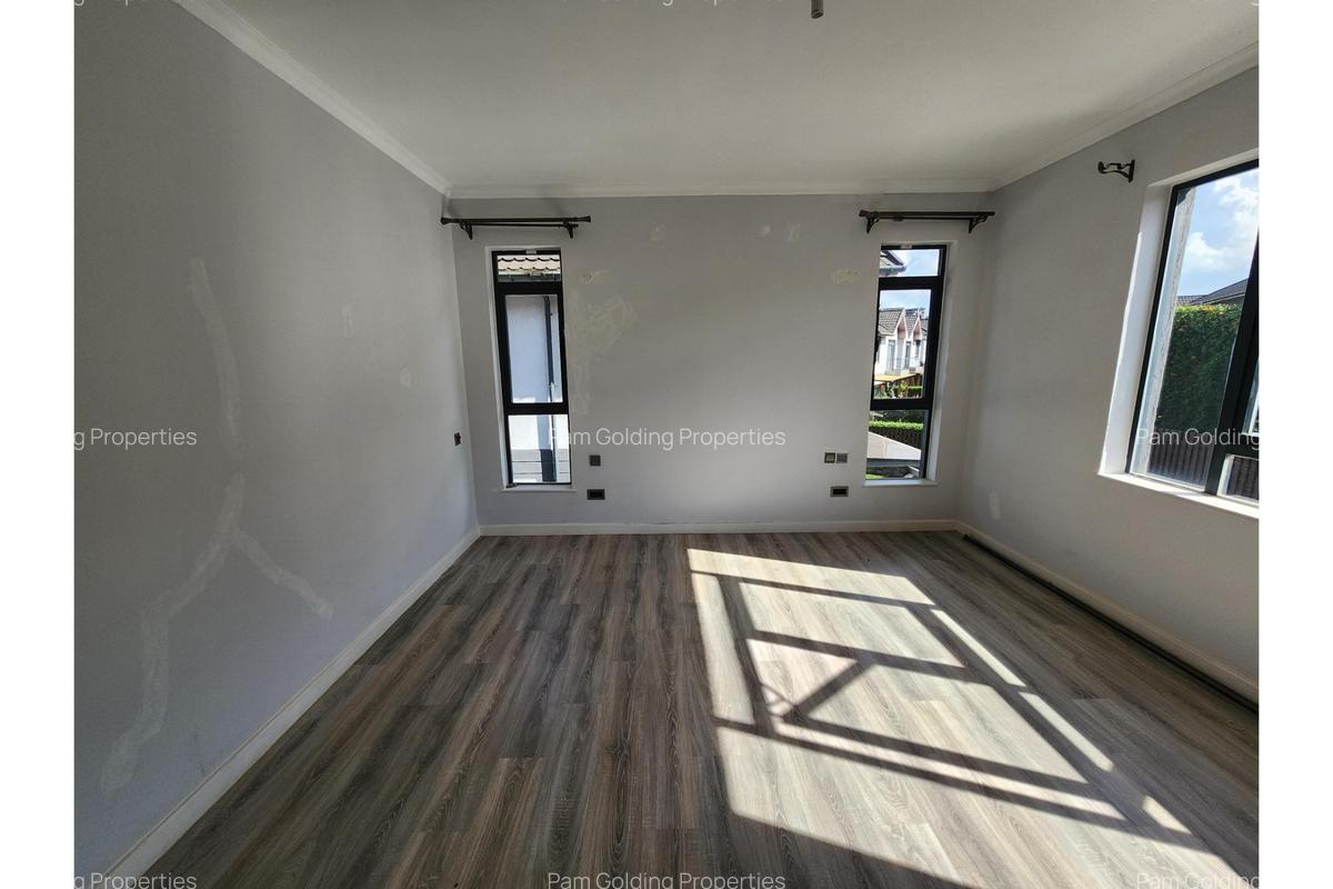 4 Bed House with En Suite at Glory Road - 11