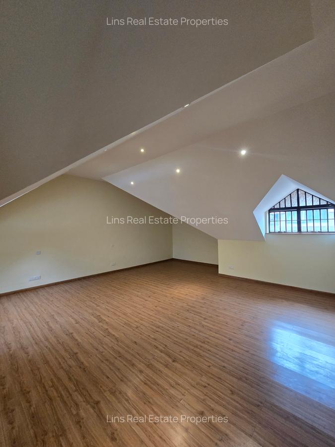 5 Bed Townhouse with En Suite in Lavington - 17