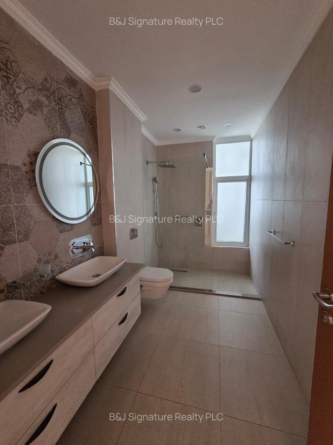 3 Bed Apartment with En Suite in Parklands - 10