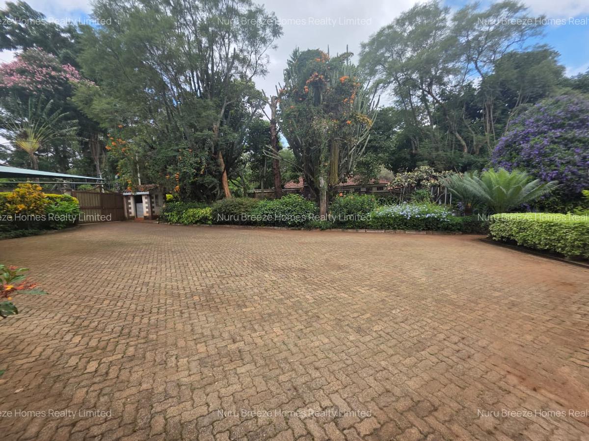 5 Bed House with En Suite in Kyuna - 8