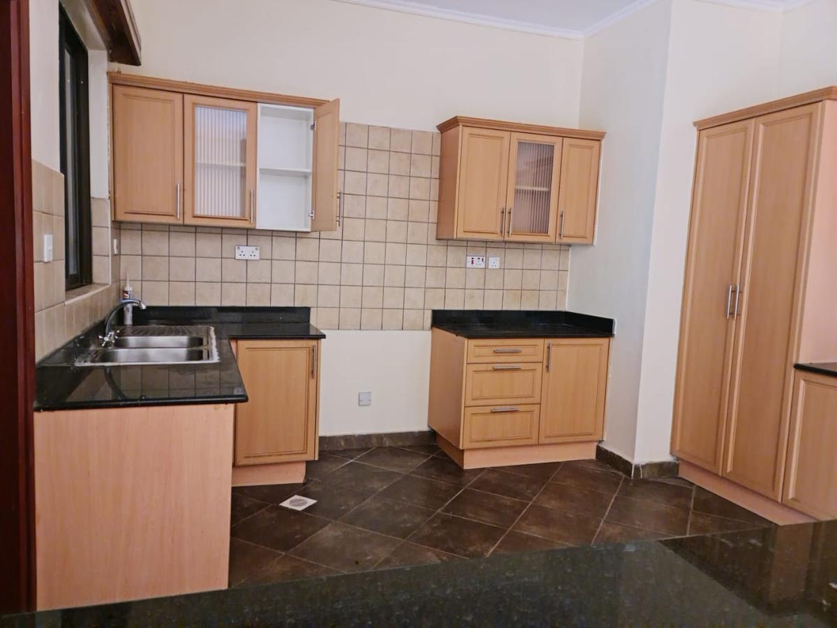 2 Bed Apartment with En Suite at Kilimani - 12