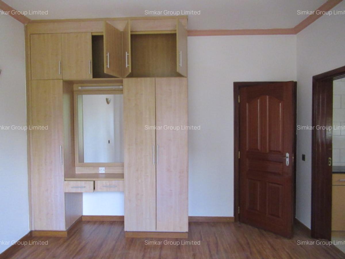 4 Bed Townhouse with En Suite at Westlands - 14