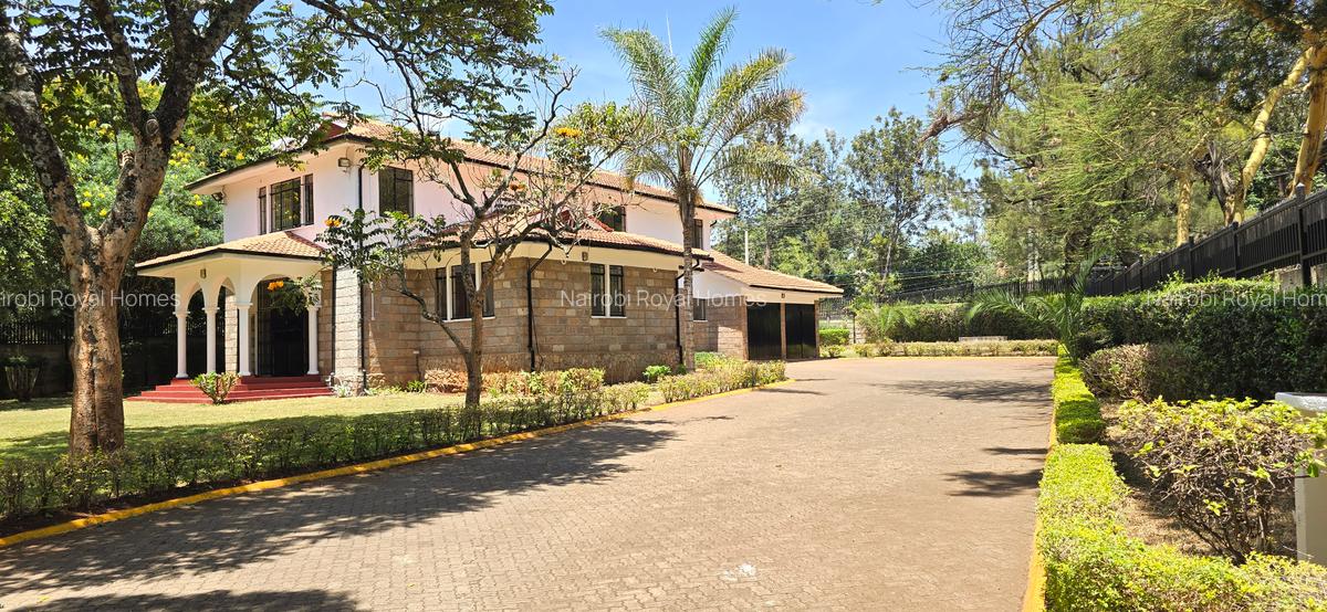 4 Bed House with En Suite at Acacia Drive - 8