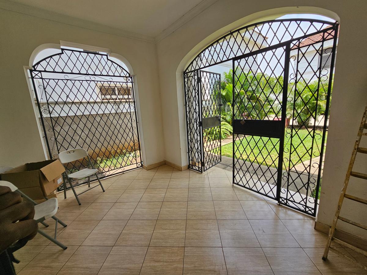 5 Bed Villa with En Suite in Nyali Area - 10