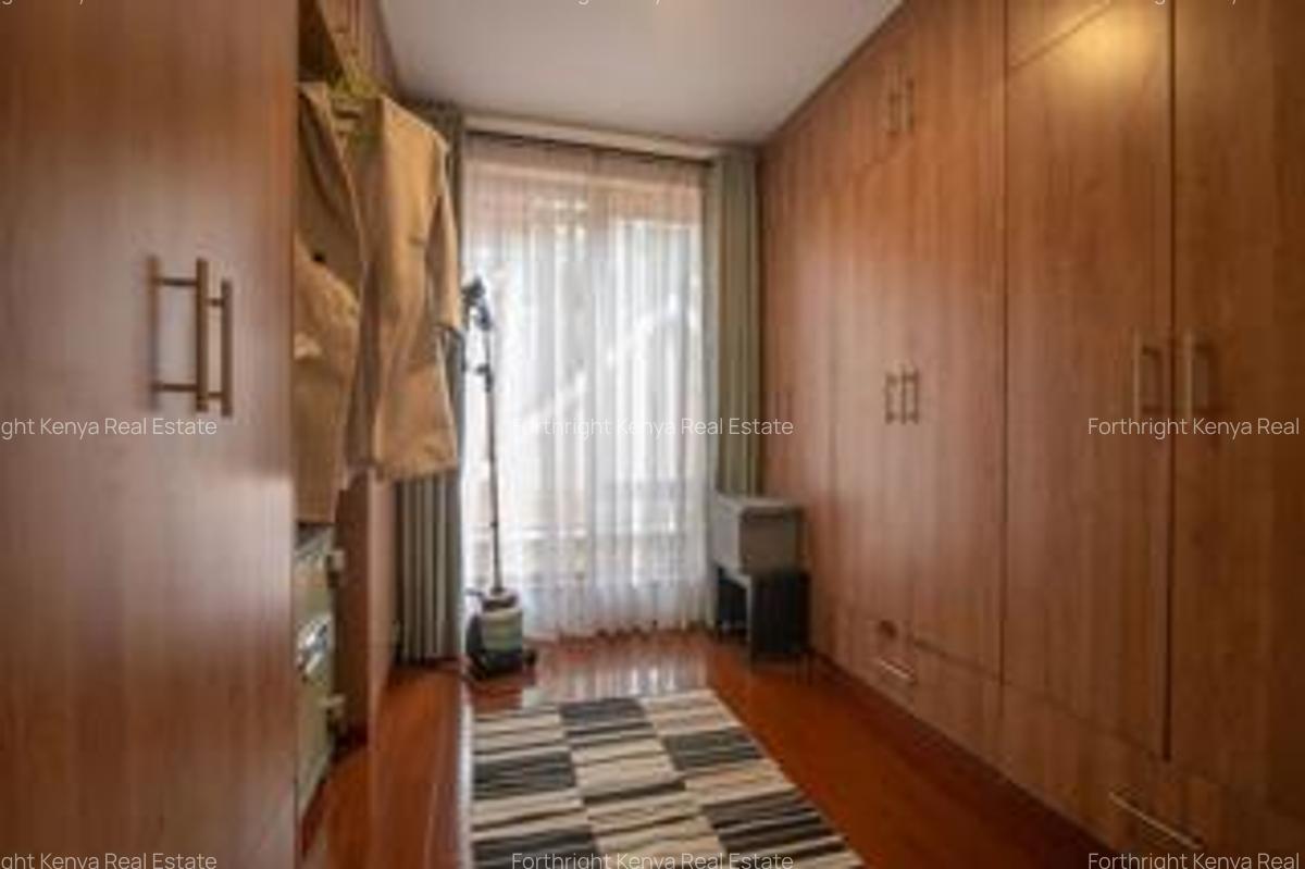 5 Bed House with En Suite at Miotoni - 16