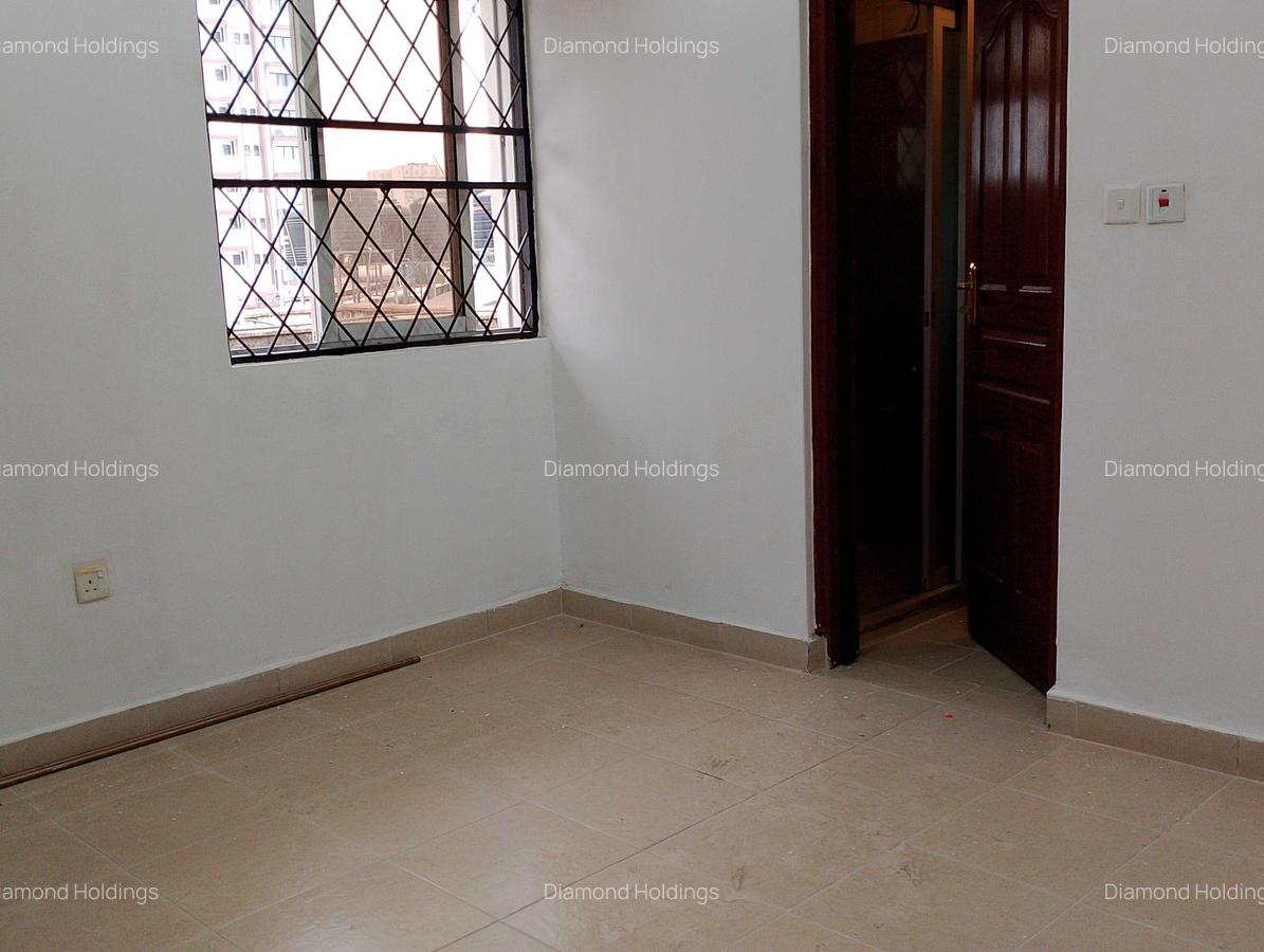 5 Bed Apartment with En Suite at Parklands - 7