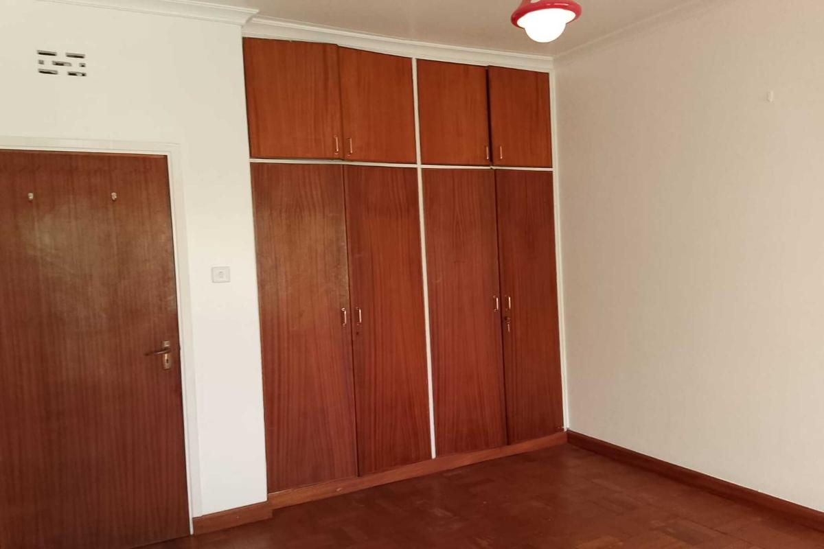 3 Bed Townhouse with En Suite at Dennis Pritt Road - 18