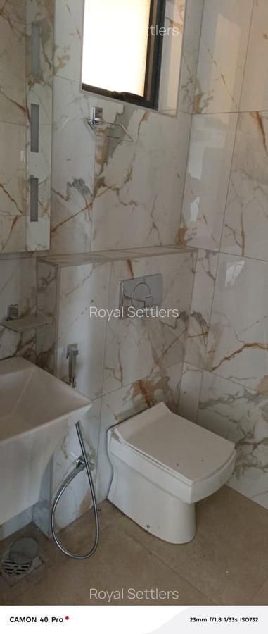 3 Bed Apartment with En Suite at Brookside Groove - 17