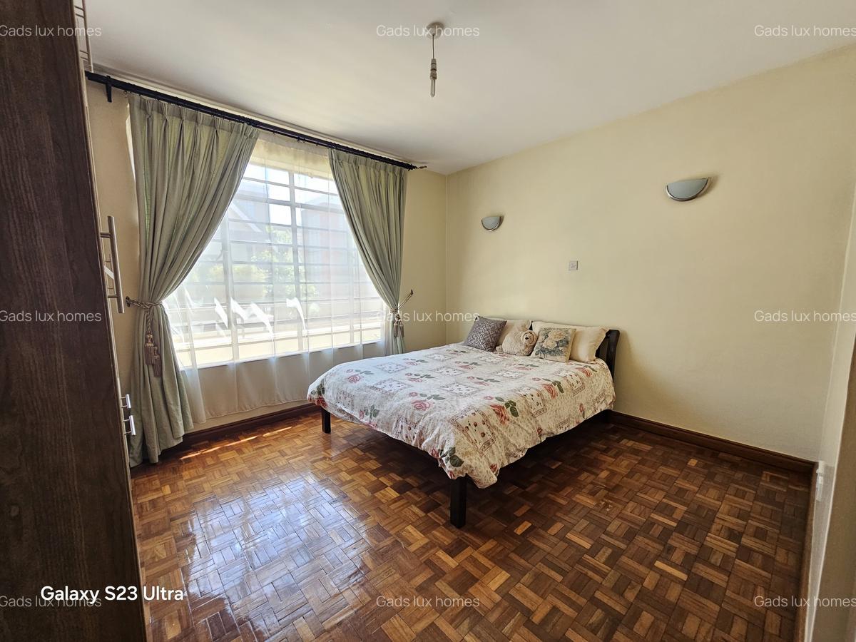 5 Bed Townhouse with En Suite at Lavington - 11